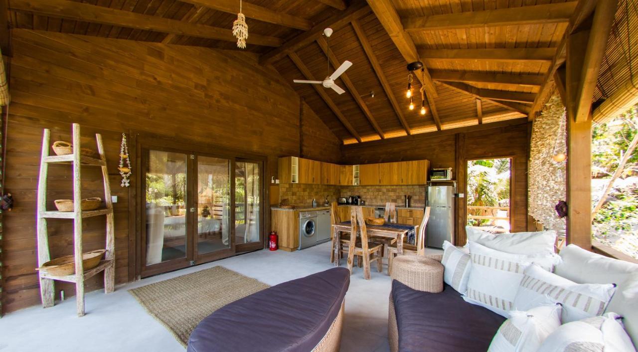 La Pointe Beach Huts Baie Sainte Anne Exterior photo